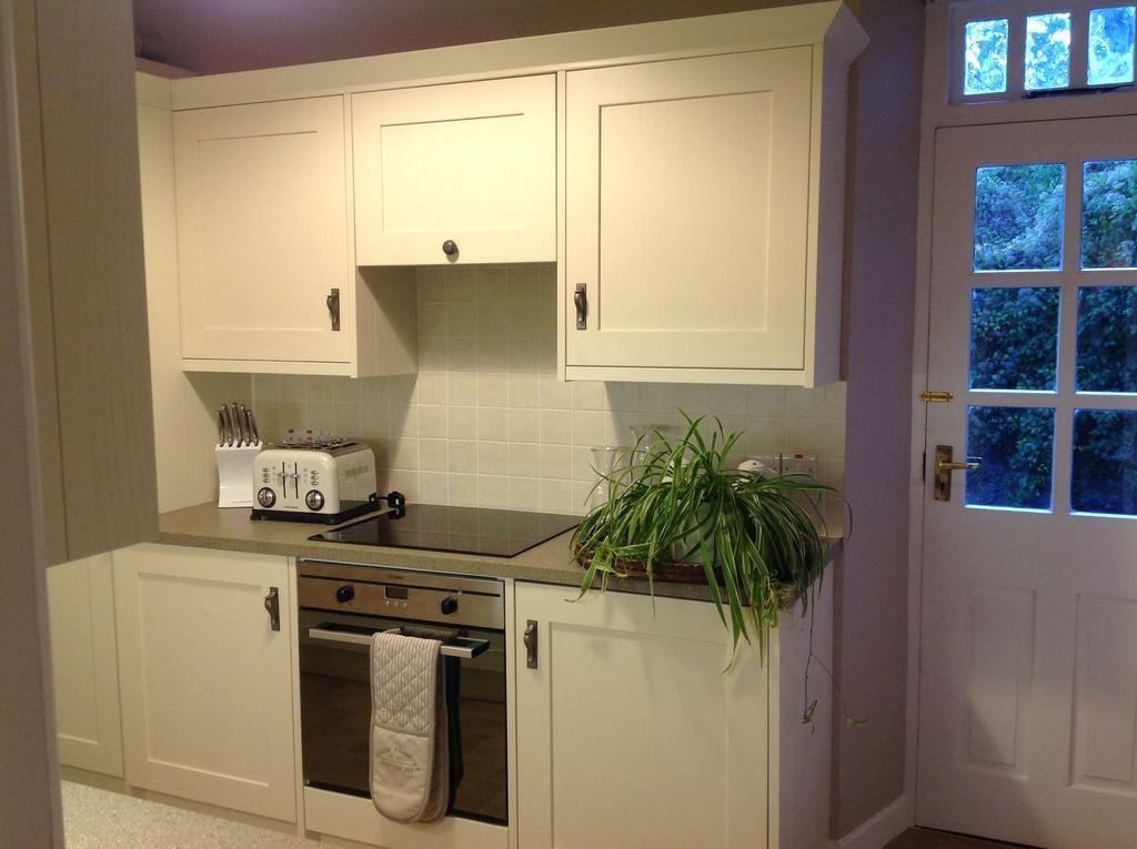 Narrow Water Castle Self Catering Accommodation Warrenpoint Room photo